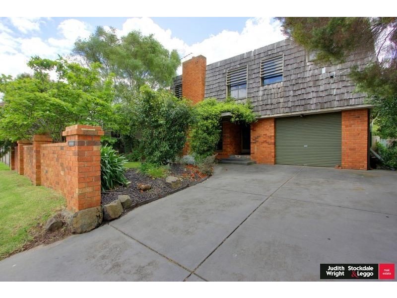 17 Albany Road, Cowes VIC 3922