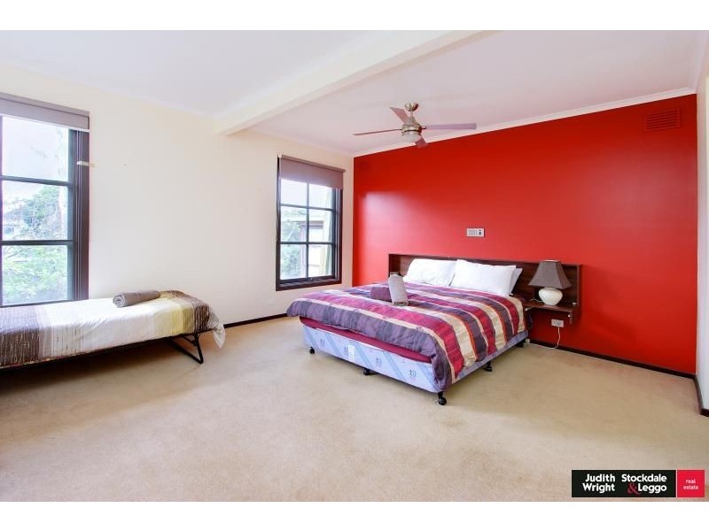 17 Albany Road, Cowes VIC 3922