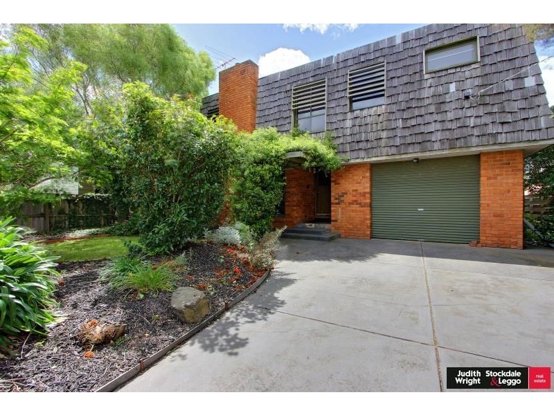 17 Albany Road, Cowes VIC 3922