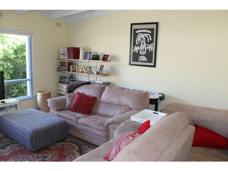 24 Birdwood Avenue, Cowes VIC 3922