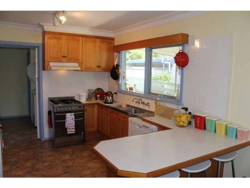 24 Birdwood Avenue, Cowes VIC 3922
