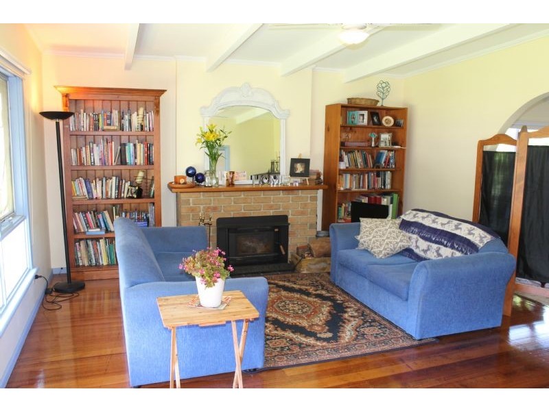 24 Birdwood Avenue, Cowes VIC 3922