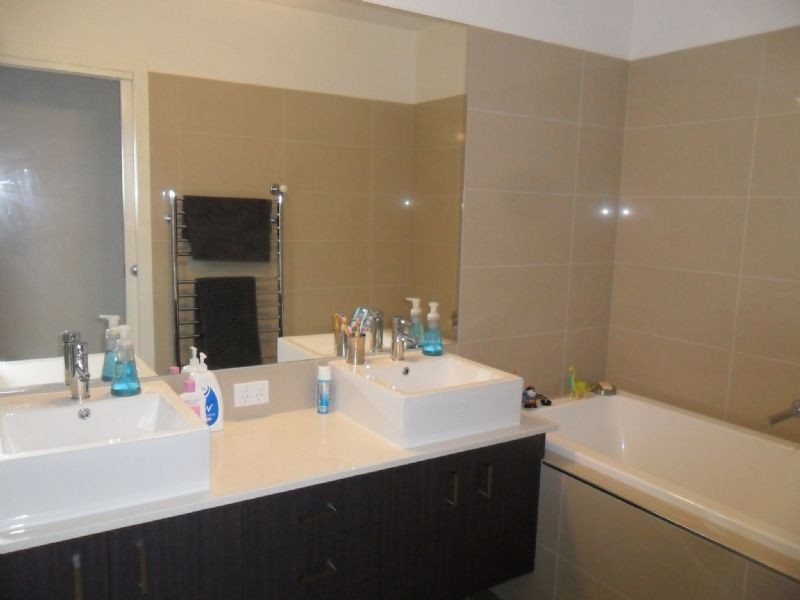 3 Pobblebonk Place, Cowes VIC 3922