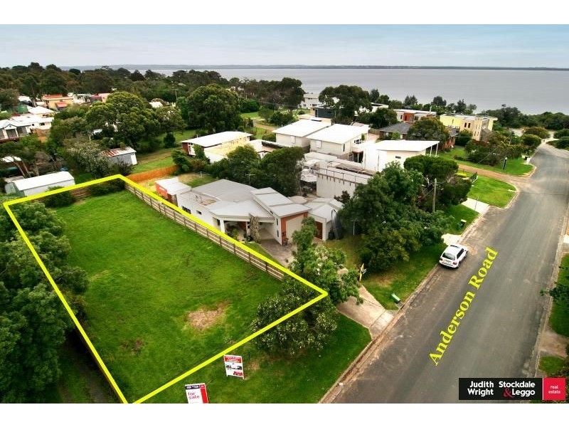 14 Anderson Road, Cowes VIC 3922