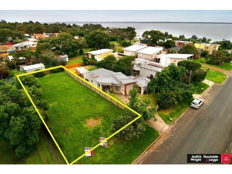 14 Anderson Road, Cowes VIC 3922
