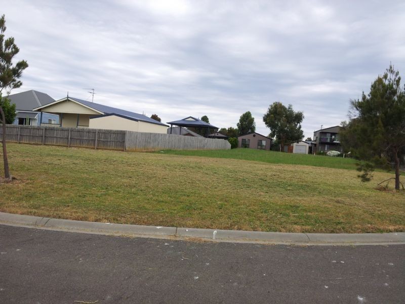 4 Meldrum Court, Cowes VIC 3922