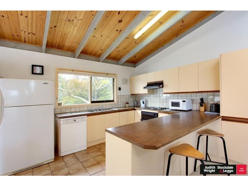 9 Sunseeker Court, Cowes VIC 3922