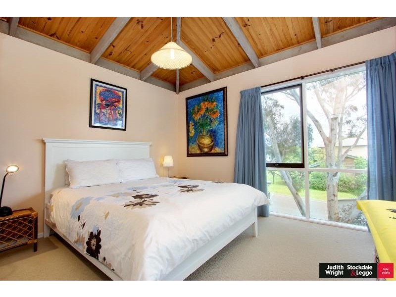 9 Sunseeker Court, Cowes VIC 3922