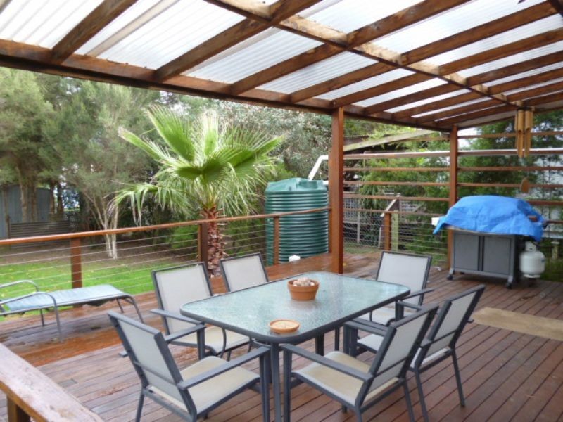 24 Pine Avenue, Cowes VIC 3922