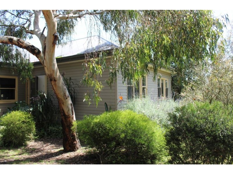 24 Pine Avenue, Cowes VIC 3922