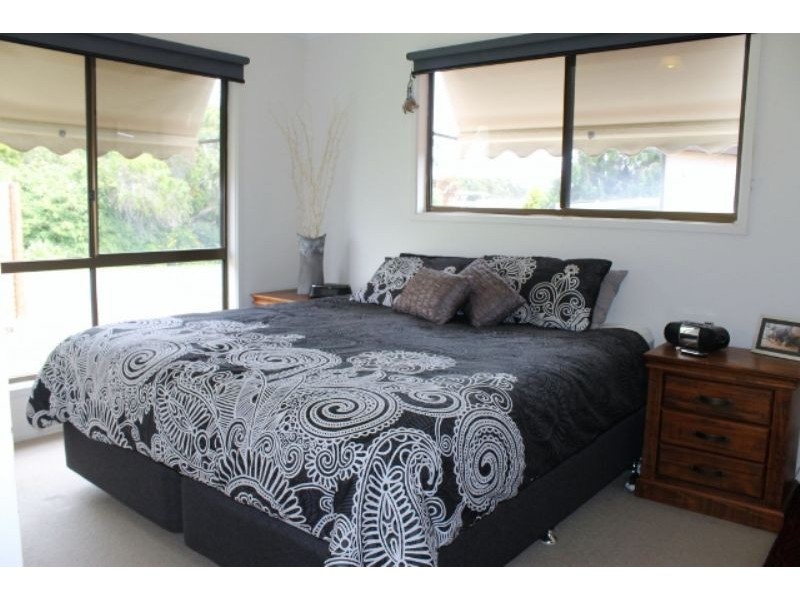 21 Scenic Drive, Cowes VIC 3922