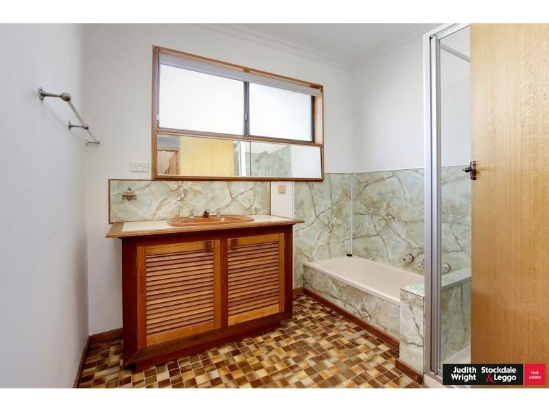 50 Churchill Drive, Cowes VIC 3922