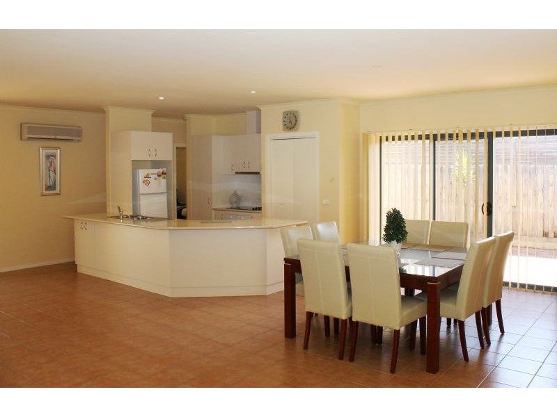 2/187 Church Street, Cowes VIC 3922