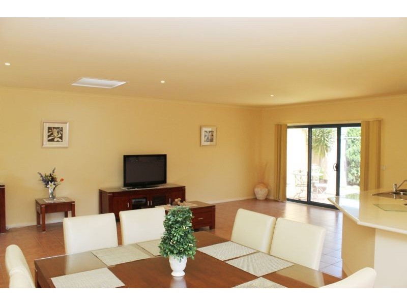 2/187 Church Street, Cowes VIC 3922