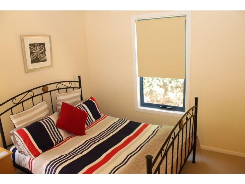 2/187 Church Street, Cowes VIC 3922