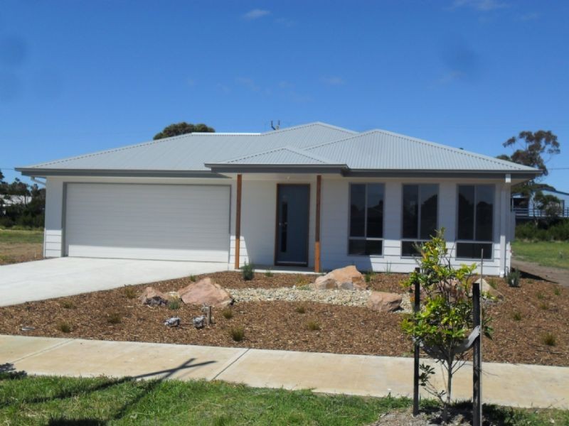 17 Castlecombe Circuit, Cowes VIC 3922