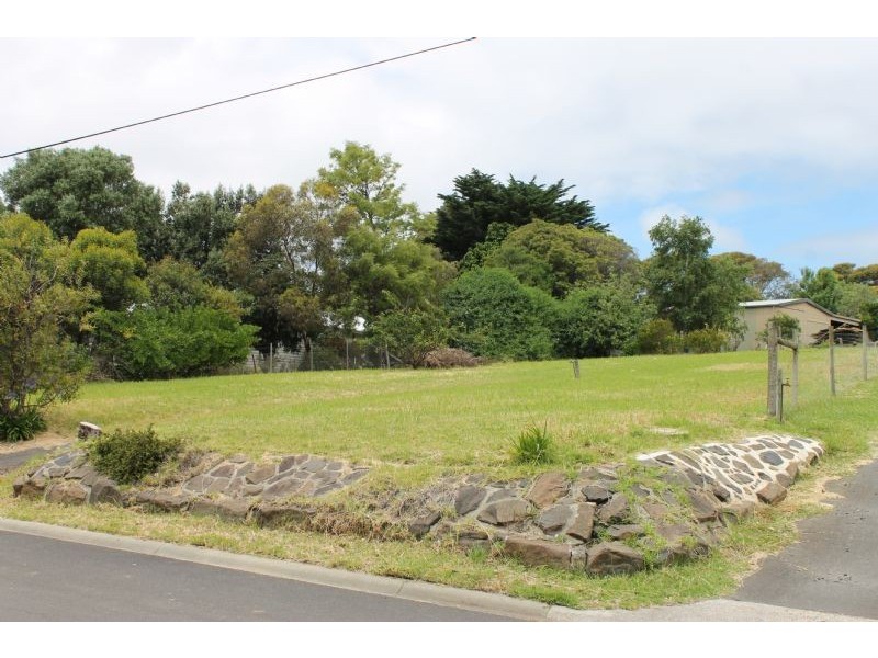 14 Chillingworth Road, Cowes VIC 3922