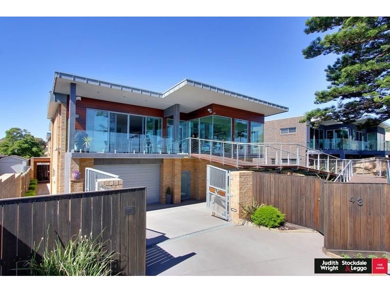 43 Stradbroke Avenue, Cowes VIC 3922