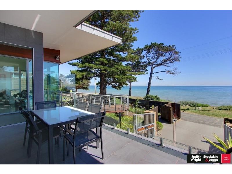 43 Stradbroke Avenue, Cowes VIC 3922