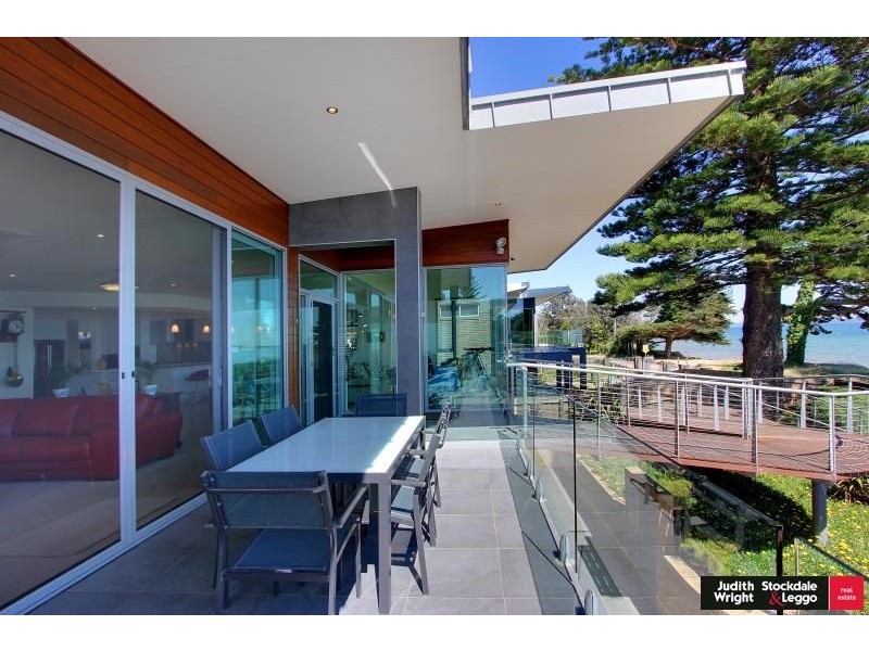 43 Stradbroke Avenue, Cowes VIC 3922