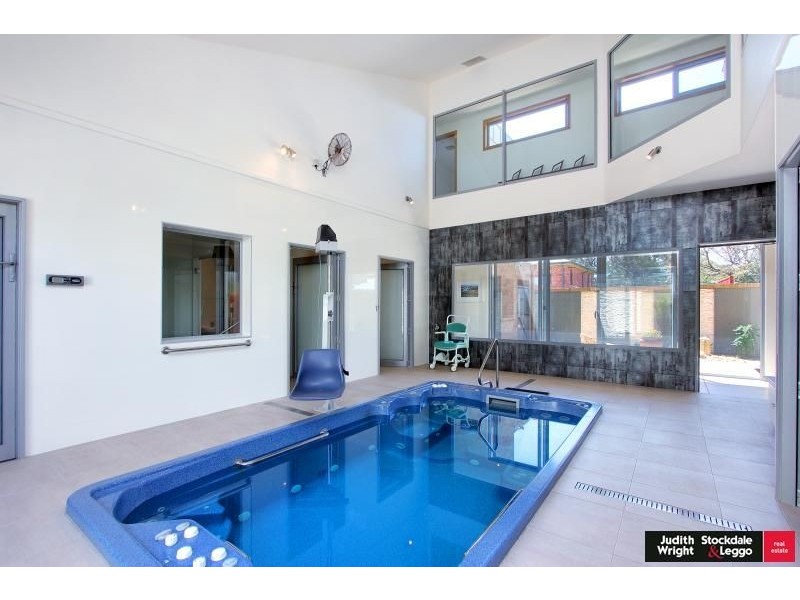 43 Stradbroke Avenue, Cowes VIC 3922
