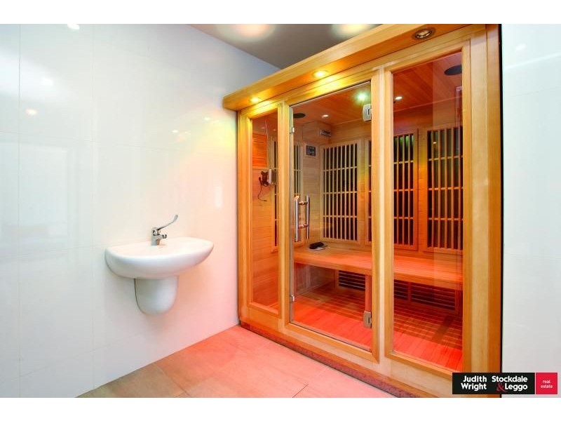 43 Stradbroke Avenue, Cowes VIC 3922