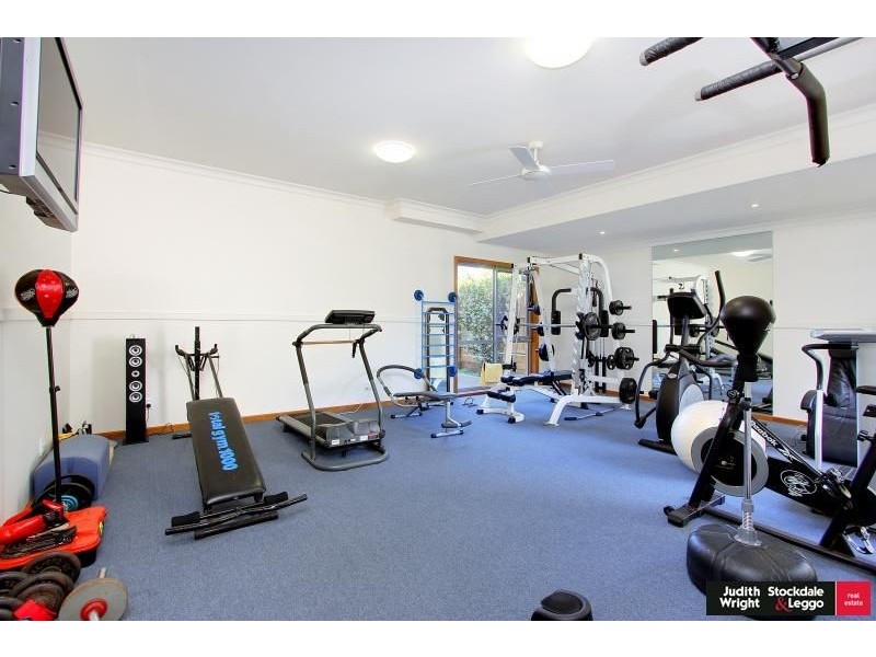 43 Stradbroke Avenue, Cowes VIC 3922