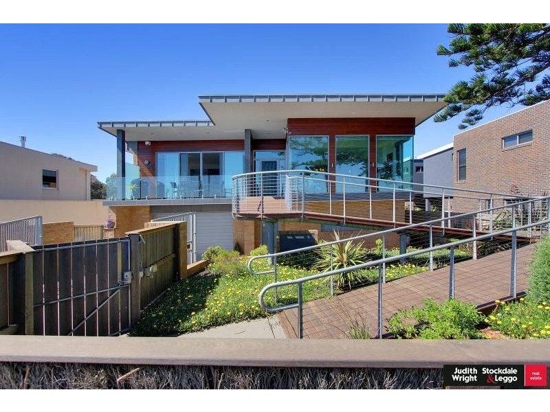 43 Stradbroke Avenue, Cowes VIC 3922