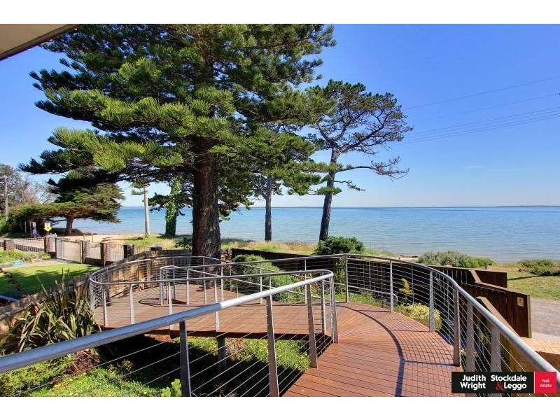 43 Stradbroke Avenue, Cowes VIC 3922