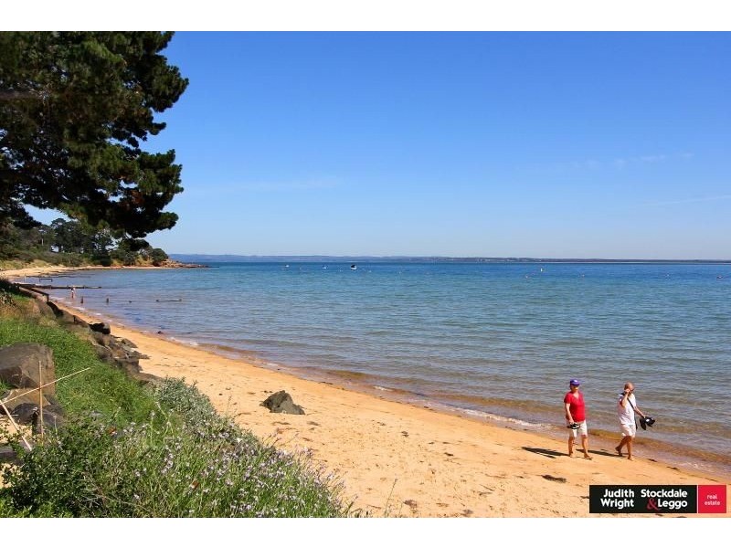 43 Stradbroke Avenue, Cowes VIC 3922