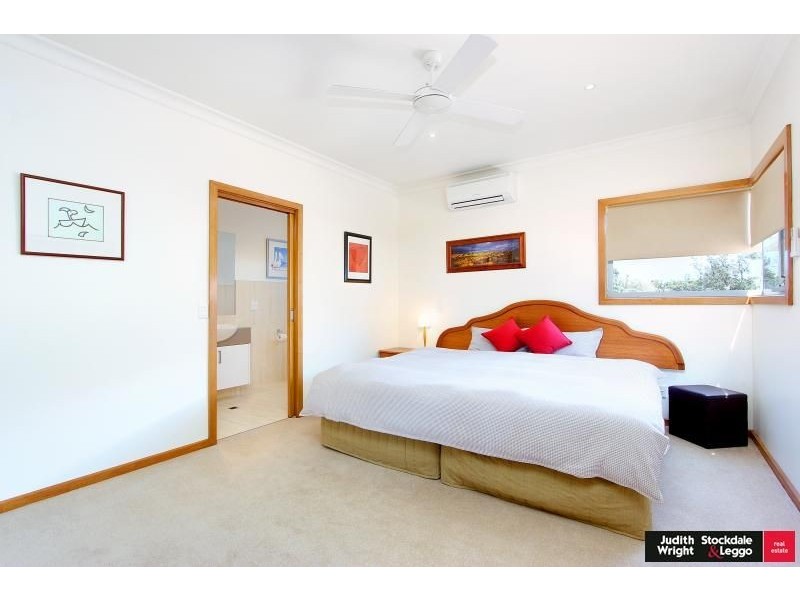43 Stradbroke Avenue, Cowes VIC 3922
