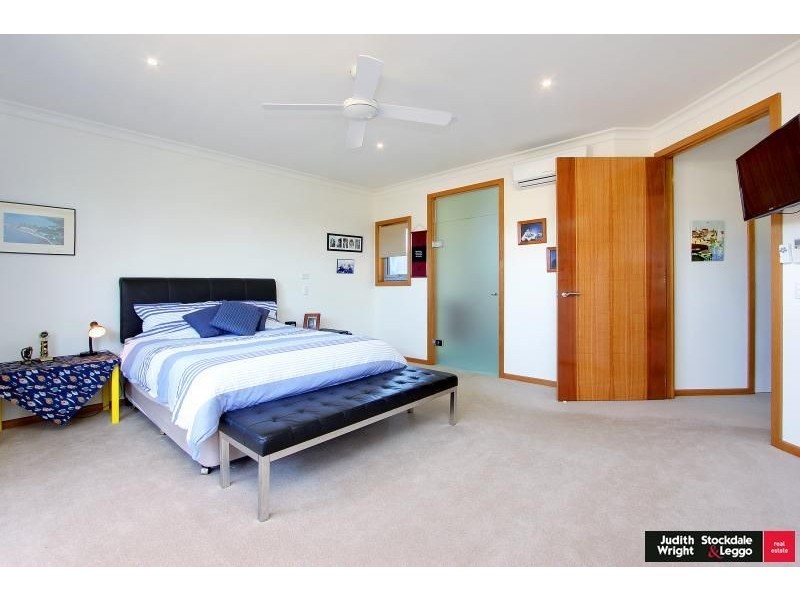 43 Stradbroke Avenue, Cowes VIC 3922