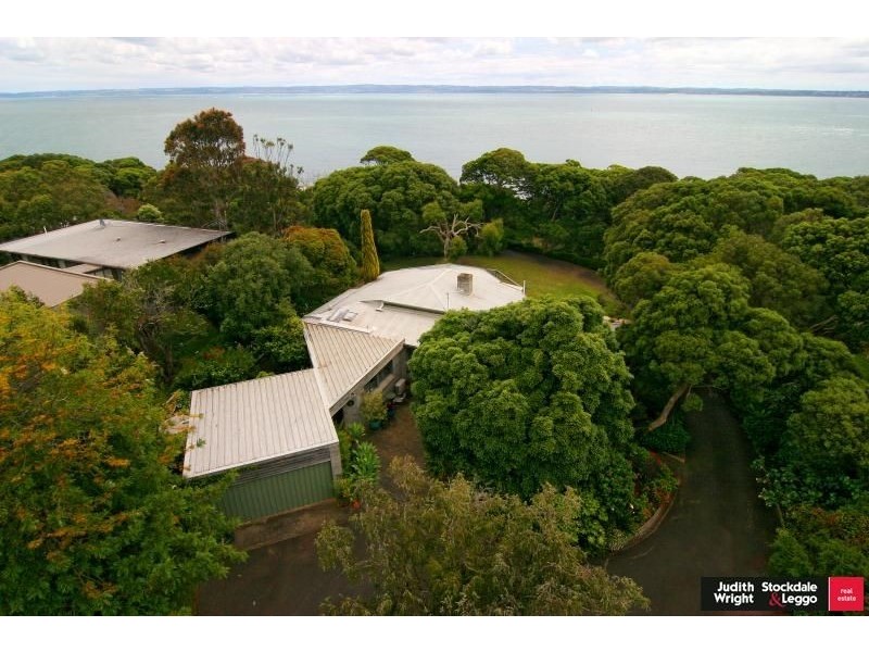 6 Penguin Avenue, Cowes VIC 3922