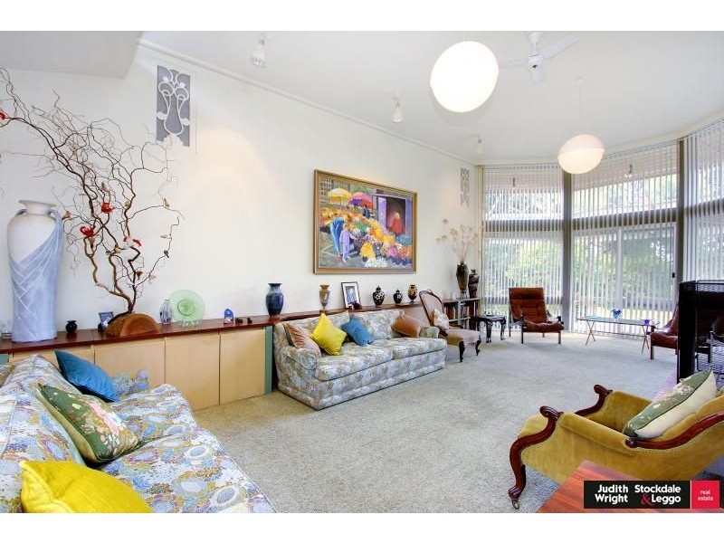 6 Penguin Avenue, Cowes VIC 3922