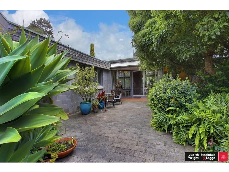 6 Penguin Avenue, Cowes VIC 3922