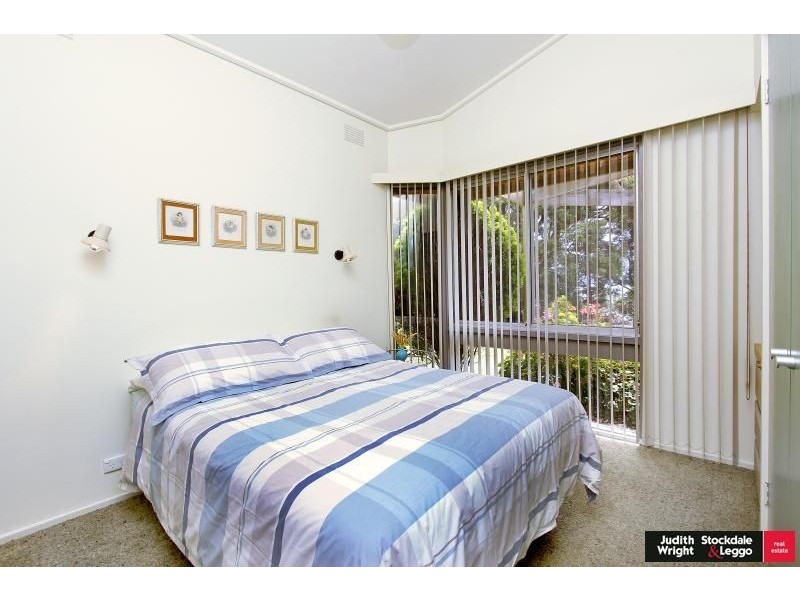 6 Penguin Avenue, Cowes VIC 3922