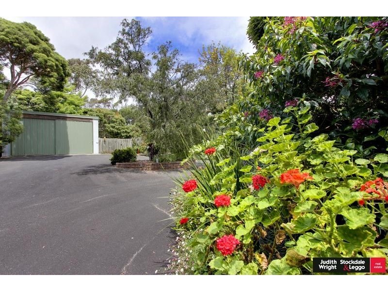 6 Penguin Avenue, Cowes VIC 3922