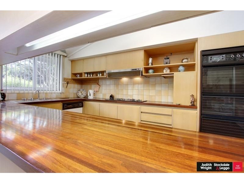 6 Penguin Avenue, Cowes VIC 3922