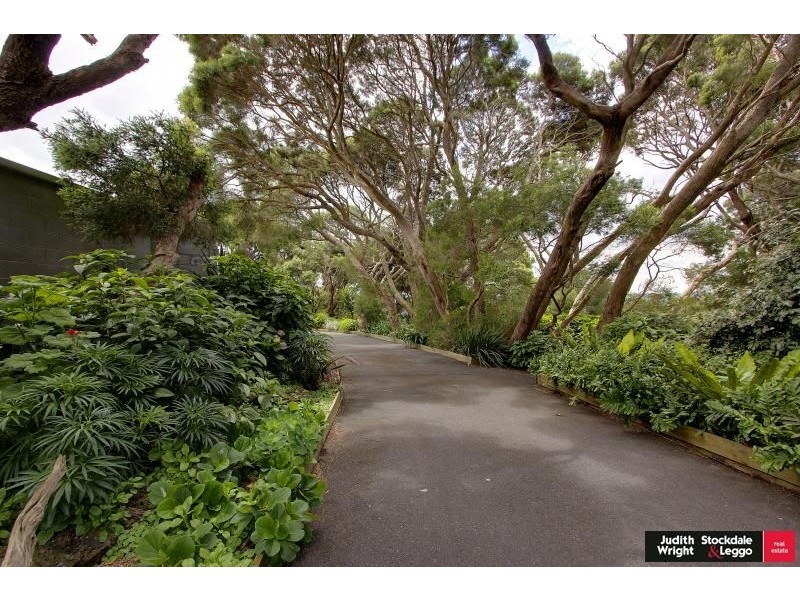 6 Penguin Avenue, Cowes VIC 3922