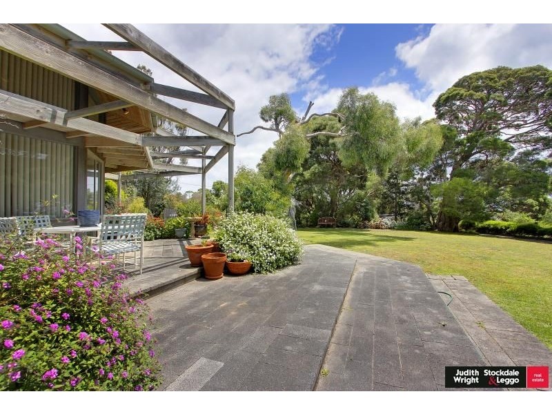 6 Penguin Avenue, Cowes VIC 3922