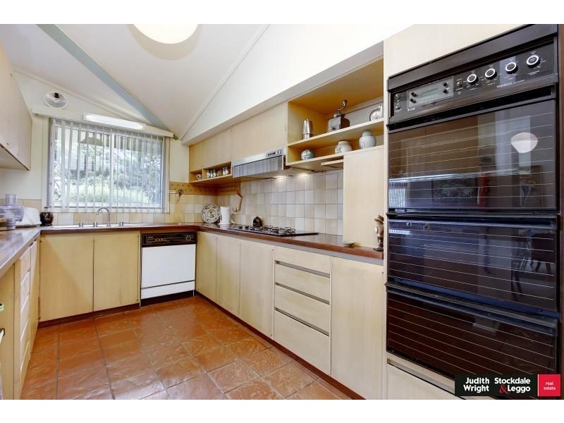 6 Penguin Avenue, Cowes VIC 3922