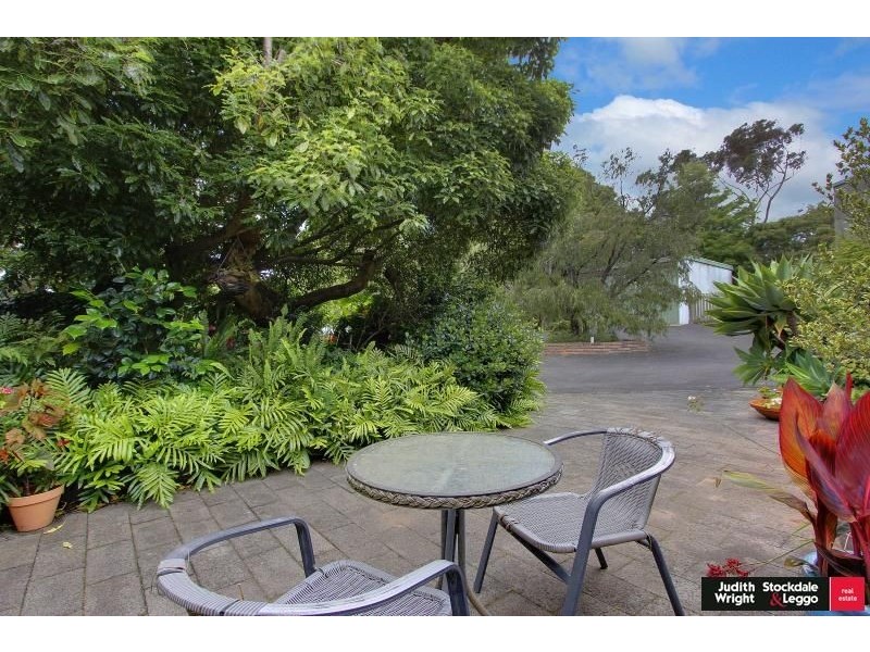6 Penguin Avenue, Cowes VIC 3922