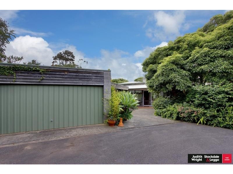 6 Penguin Avenue, Cowes VIC 3922