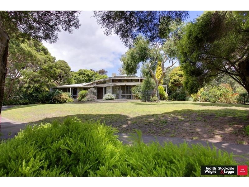 6 Penguin Avenue, Cowes VIC 3922