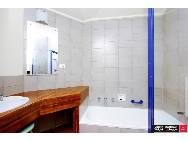 6 Penguin Avenue, Cowes VIC 3922