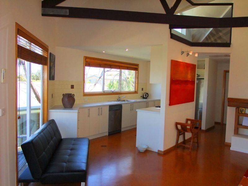 19 Hollywood Crescent, Smiths Beach VIC 3922