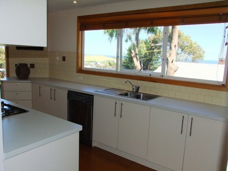 19 Hollywood Crescent, Smiths Beach VIC 3922