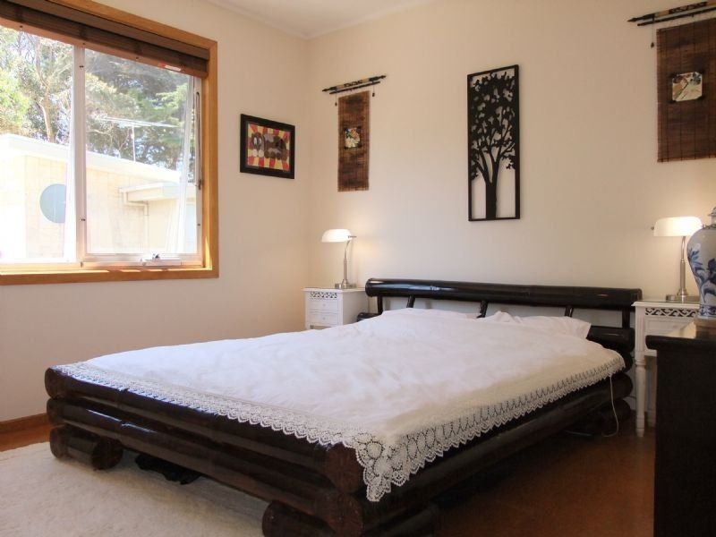 19 Hollywood Crescent, Smiths Beach VIC 3922