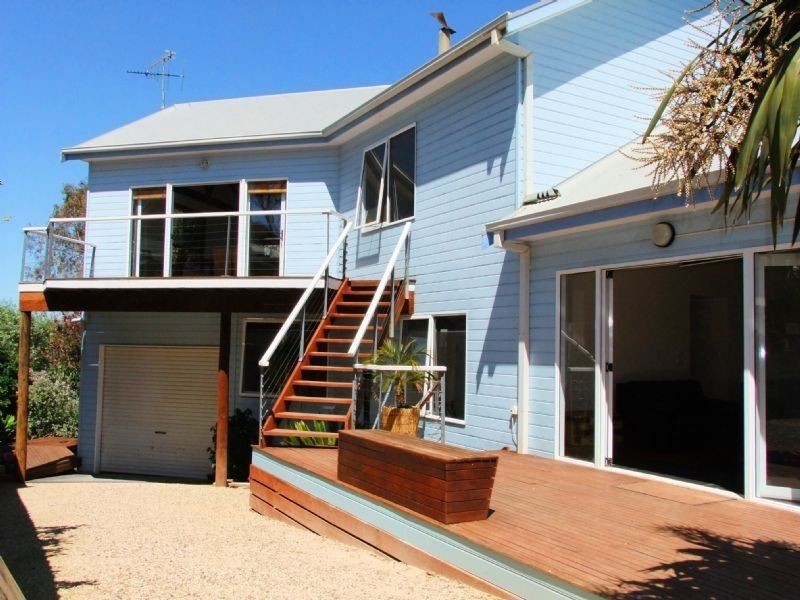 19 Hollywood Crescent, Smiths Beach VIC 3922