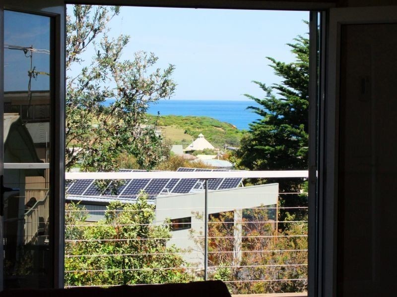 19 Hollywood Crescent, Smiths Beach VIC 3922
